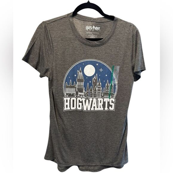 NWT Harry Potter Teens/Women’s Gray Short Sleeve e Graphic Tee Hogwarts - Size M - Picture 2 of 7